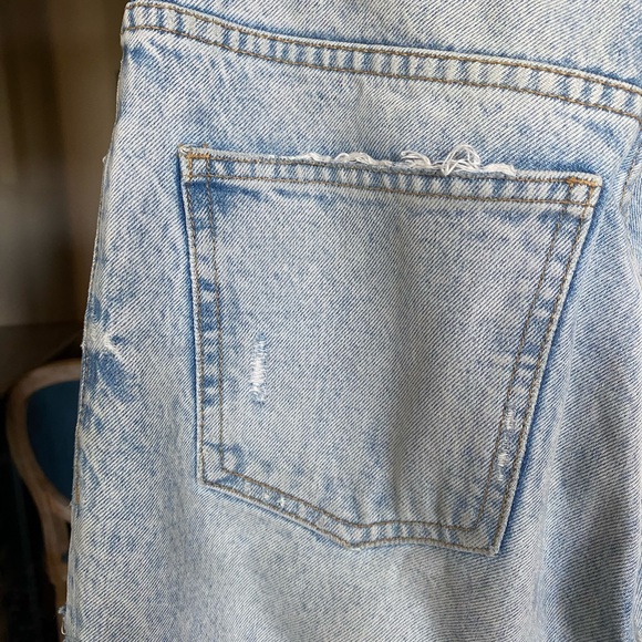 💙 ZARA Distressed Boyfriend Light Wash Jeans 8 - Picture 7 of 8